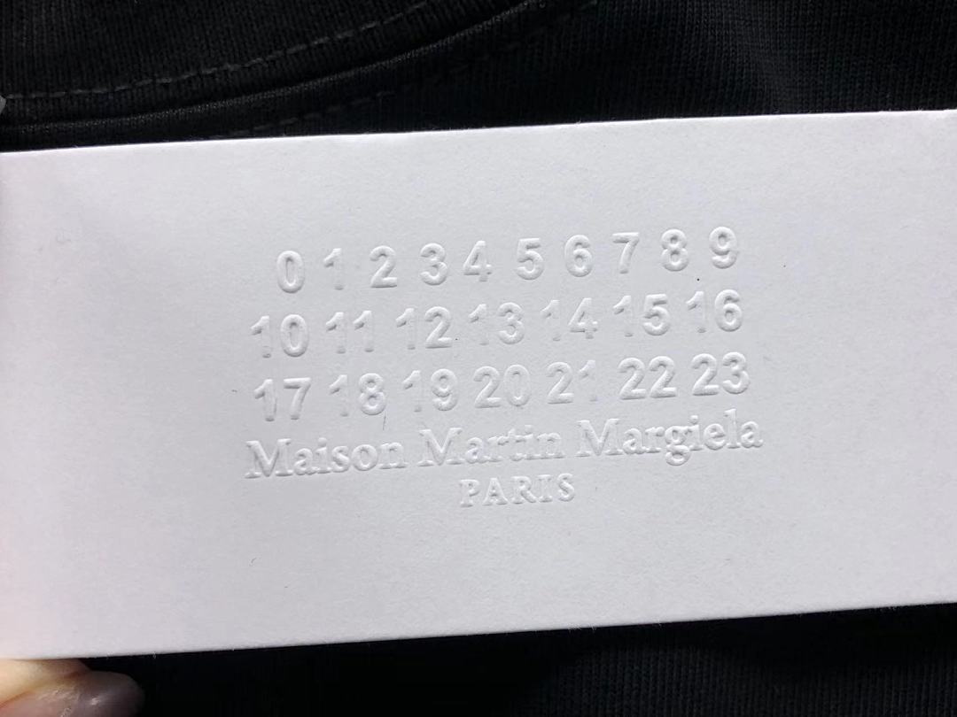 On Running 98 MAISON MARGIELA T-SHIRT 41072407133 (Im 170Cm 60Kg I Wear Size XS In The Phot) - Image 25