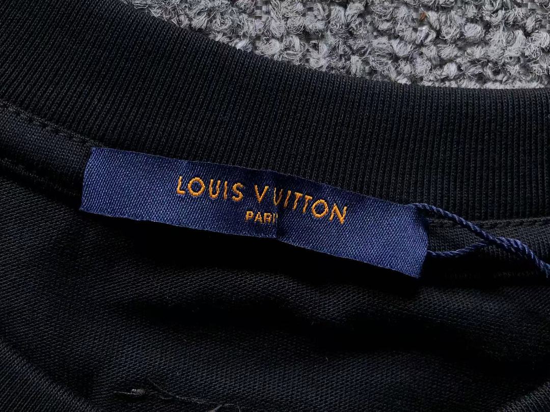Louis Vuitton 139 L⭐ LONG SLEEVED 3207240621 (Im 170Cm 60Kg I Wear Size M In The Phot) - Image 19