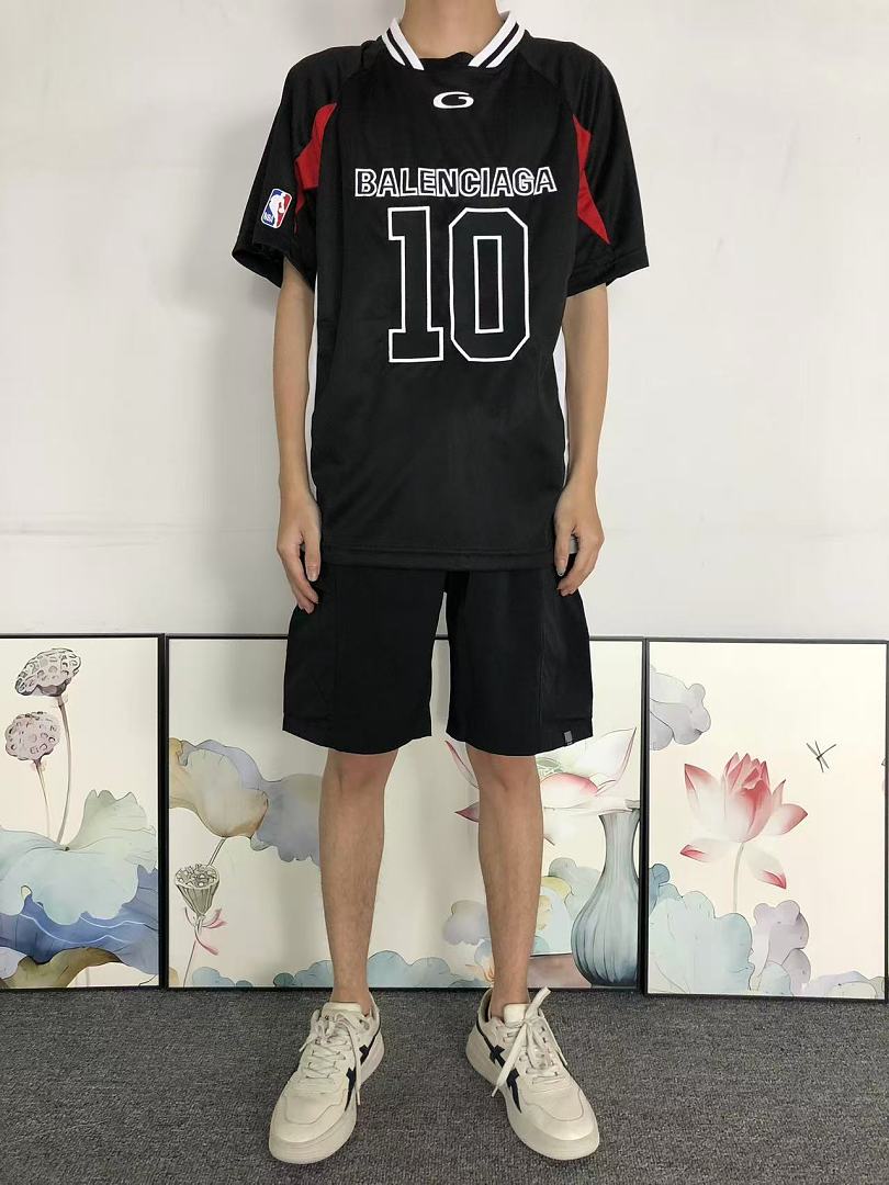 Balenciaga 228 B⭐L⭐⭐⭐IA⭐A T-SHIRT 22050525001 (Im 170Cm 60Kg I Wear Size M In The Phot) - Image 3