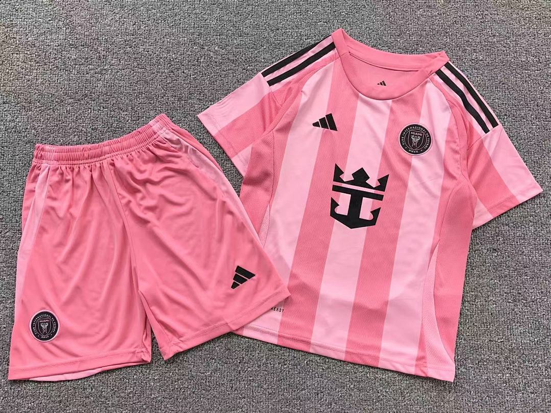Chanel 75 FOOTBALL T-SHIRT SHORTS - Image 4