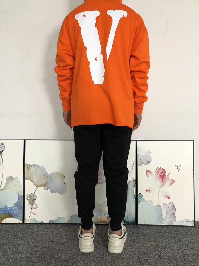 On Running 118 VLONE HOODIE 510114191 (Im 170Cm 60Kg I Wear Size M In The Phot) - Image 4