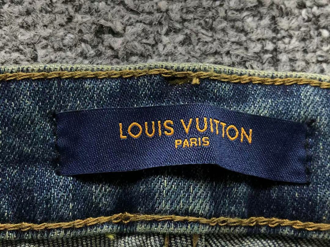 Louis Vuitton 215 L⭐ - Image 25