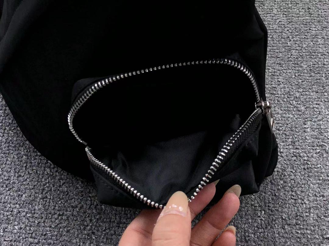 On Running 188 MAISON MARGIELA BAG 1106121524 (Long 35CM* Wide 7CM*38CM) - Image 9