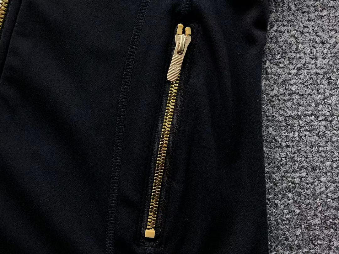 On Running 228 LULULEMON LONG SLEEVED FEMAIE - Image 16