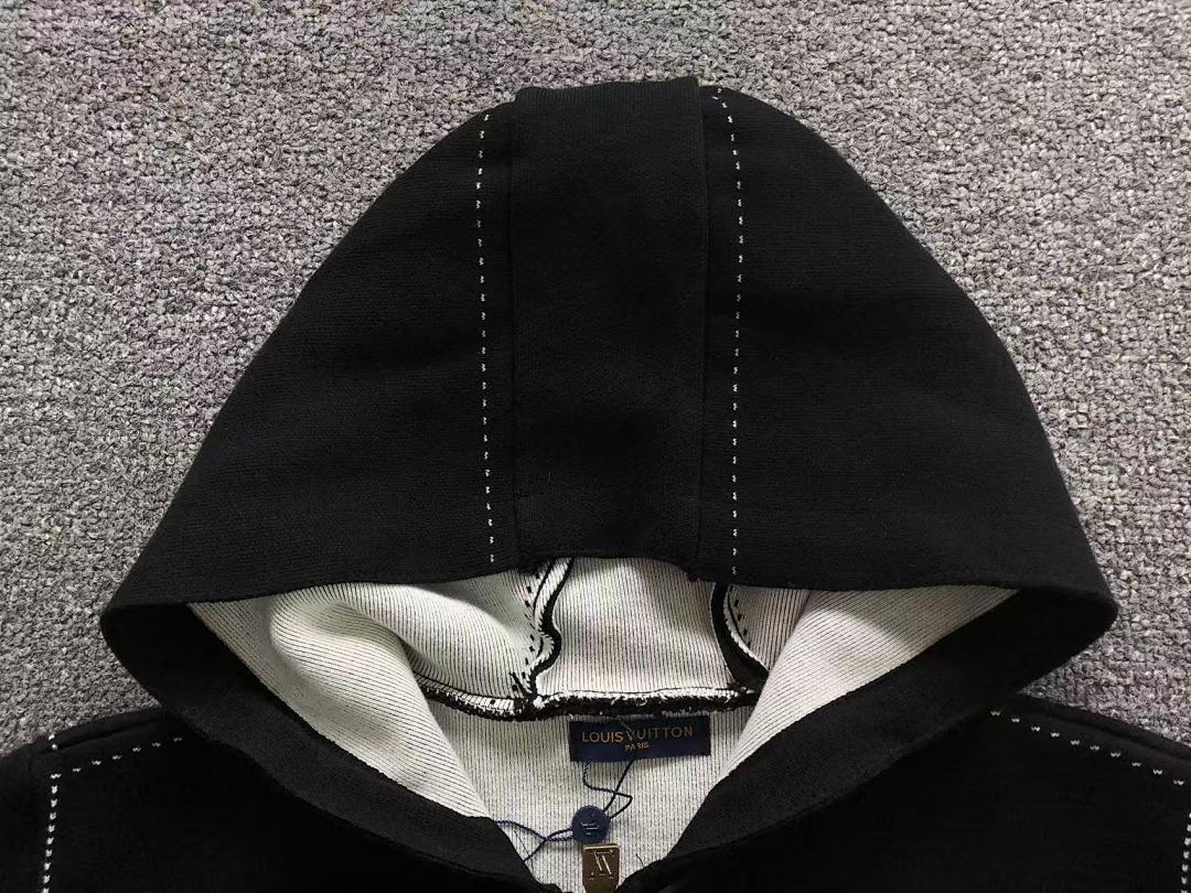 Louis Vuitton 235 L⭐ SWEATER 11081306104 (Im 170Cm 60Kg I Wear Size S In The Phot) - Image 10