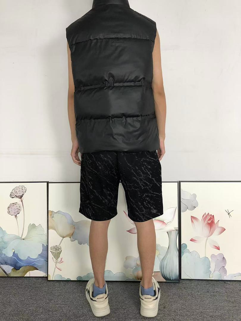 Prada 438 P⭐A⭐A VEST DOWN JACKETS 3209021519 (Im 170Cm 60Kg I Wear Size 50 In The Phot) - Image 4