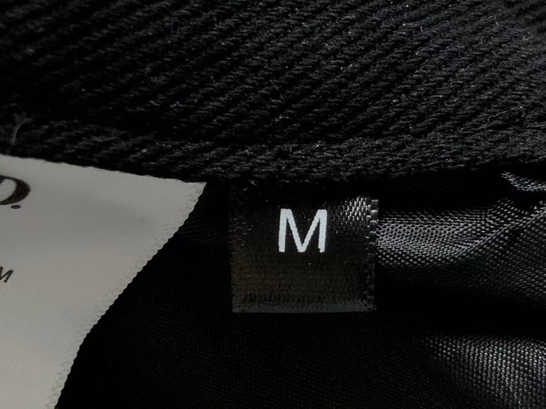 Chanel 135 ENFANTS RICHES DEPRIMES - Image 20