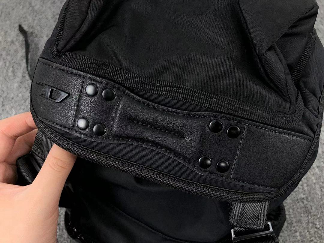 Diesel 198 DIESEL BAG 111261475 (Long 19CM* Wide 9CM* High 27CM) - Image 6