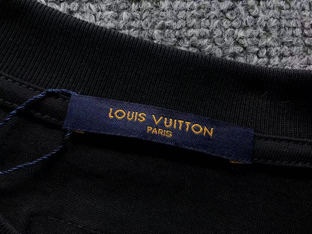 Louis Vuitton 115 L⭐ T-SHIRT 510102481 (Im 170Cm 60Kg I Wear Size S In The Phot) - Image 22