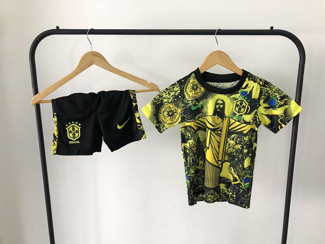 Chanel 68 FOOTBALL T-SHIRT SHORTS - Image 31
