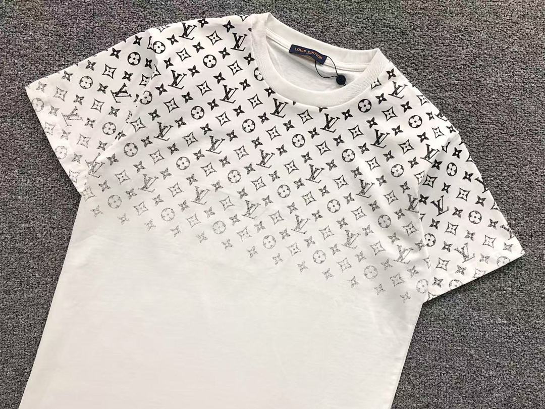 Louis Vuitton 108 L⭐ T-SHIRT 41061312126 (Im 170Cm 60Kg I Wear Size XS In The Phot) - Image 9