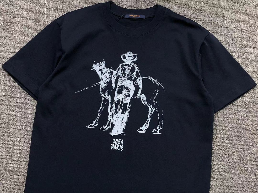 Louis Vuitton 108 L⭐ T-SHIRT 411132121 (Im 170Cm 57Kg I Wear Size M In The Phot) - Image 12