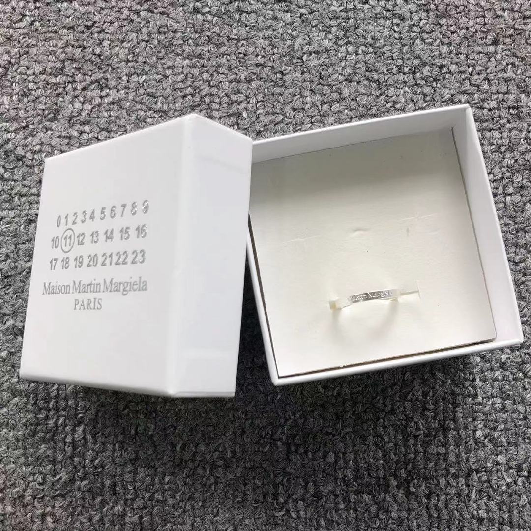 On Running 105 MARGIELA