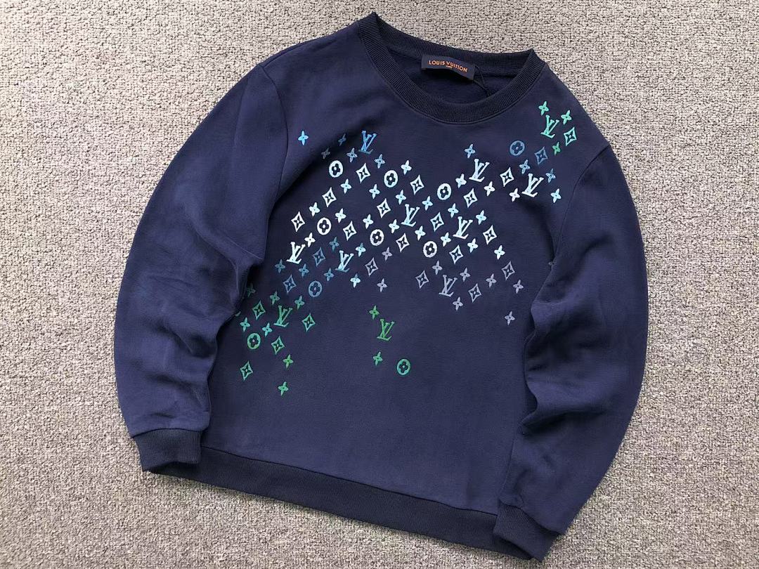 Louis Vuitton 208 L⭐ HOODIE 2122625001 (Im 170Cm 57Kg I Wear Size M In The Phot) - Image 10