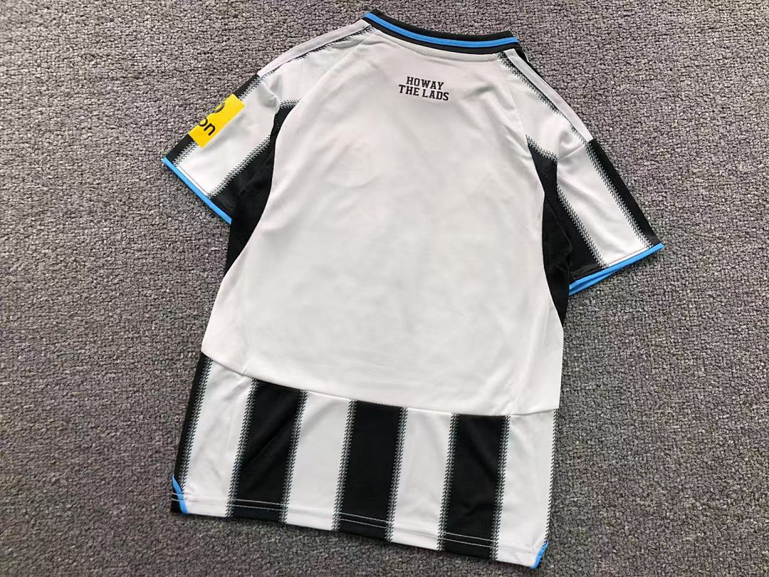 Chanel 75 FOOTBALL T-SHIRT SHORTS - Image 13