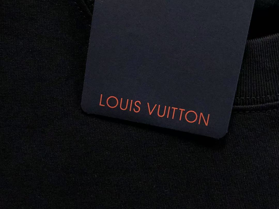 Louis Vuitton 125 L⭐ T-SHIRT 2208033615 (Im 170Cm 60Kg I Wear Size S In The Phot) - Image 17