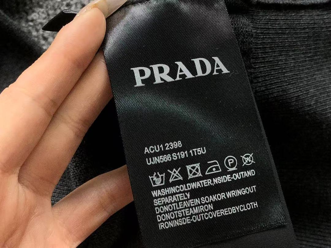 Prada 188 P⭐A⭐A T-SHIRT 3205140121 (Im 170Cm 60Kg I Wear Size M In The Phot) - Image 16
