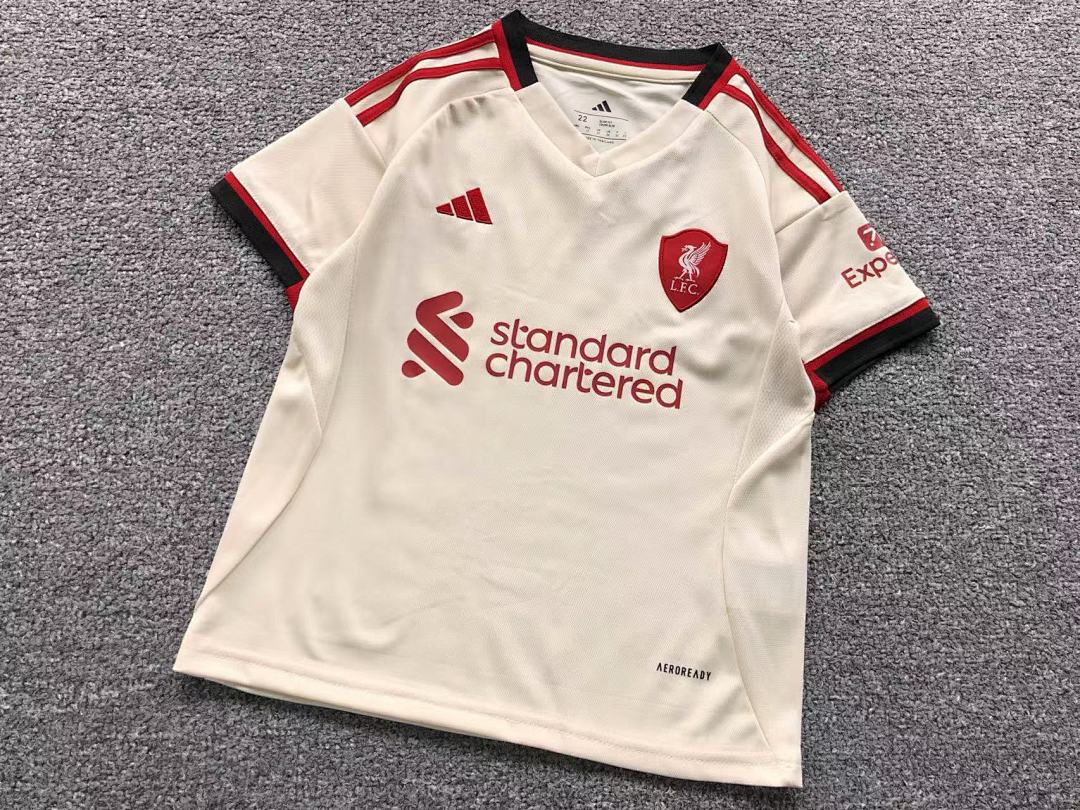 Chanel 75 CHILD FOOTBALL SHORTS T-SHIRT - Image 7