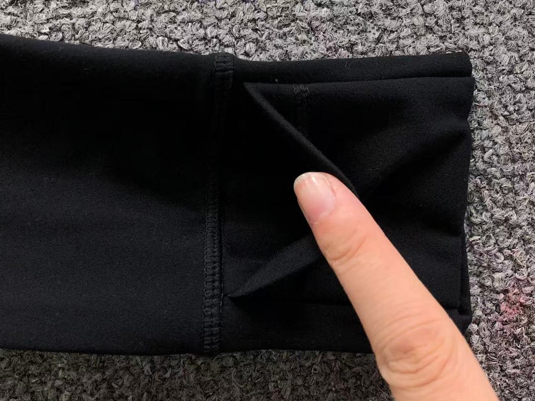 On Running 228 LULULEMON LONG SLEEVED FEMAIE - Image 17