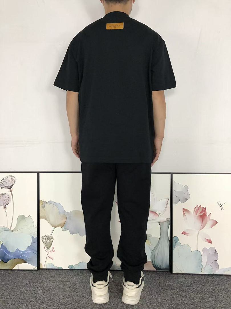 Louis Vuitton 118 L⭐ T-SHIRT 5111406147 (Im 170Cm 60Kg I Wear Size M In The Phot) - Image 4