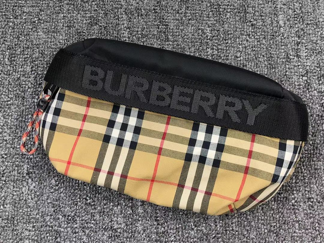 Burberry 129 B⭐R⭐E⭐RY BAG (Long 28CM* Wide 7CM* High 13CM) - Image 7