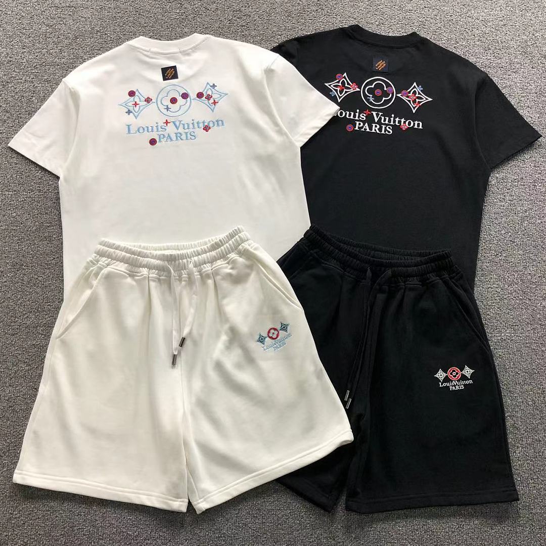 Louis Vuitton SHORTS 158 L⭐ T-SHIRT 2208020515 (Im 170Cm 60Kg I Wear Size S In The Phot)