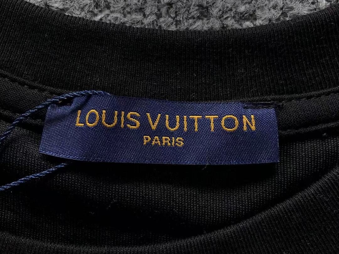 Louis Vuitton SHORTS L⭐ T-SHIRT - Image 20