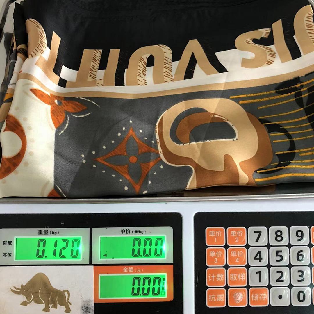 Louis Vuitton 68 L⭐ SCARF 2203171276 (Long 180CM* Wide 90CM*) - Image 12