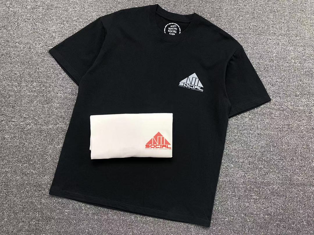 Christian Louboutin 85 ANTI SOCIAL CLUB T-SHIRT - Image 5