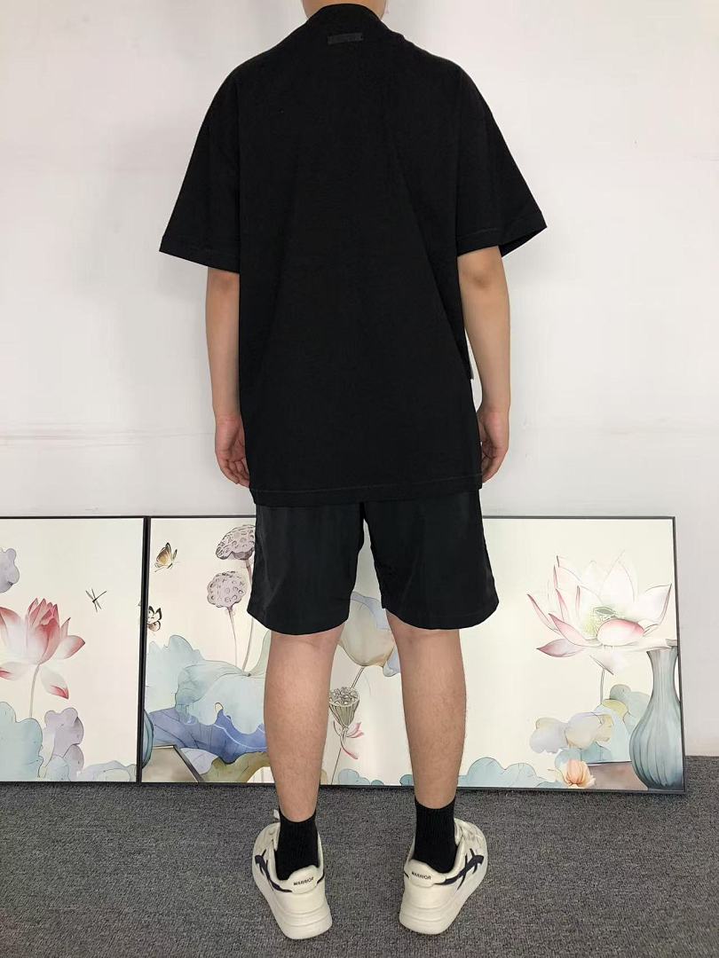 Fear of God 85 FOG T-SHIRT 1108110251 (Im 170Cm 60Kg I Wear Size M In The Phot) - Image 4