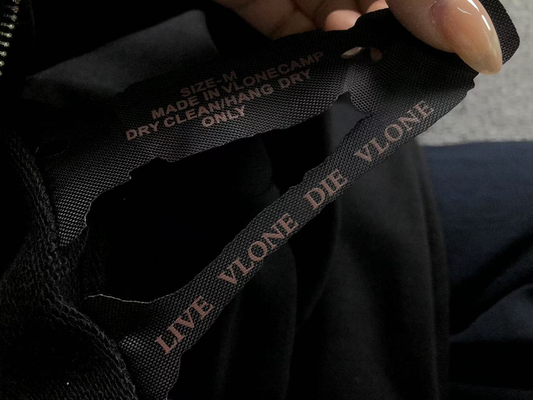 On Running 135 VLONE HOODIE 510117391 (Im 170Cm 60Kg I Wear Size M In The Phot) - Image 27