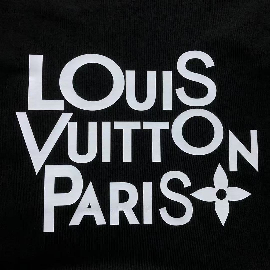 Louis Vuitton 158 L⭐ T-SHIRT 22040364001 (Im 170Cm 60Kg I Wear Size XS In The Phot) - Image 13