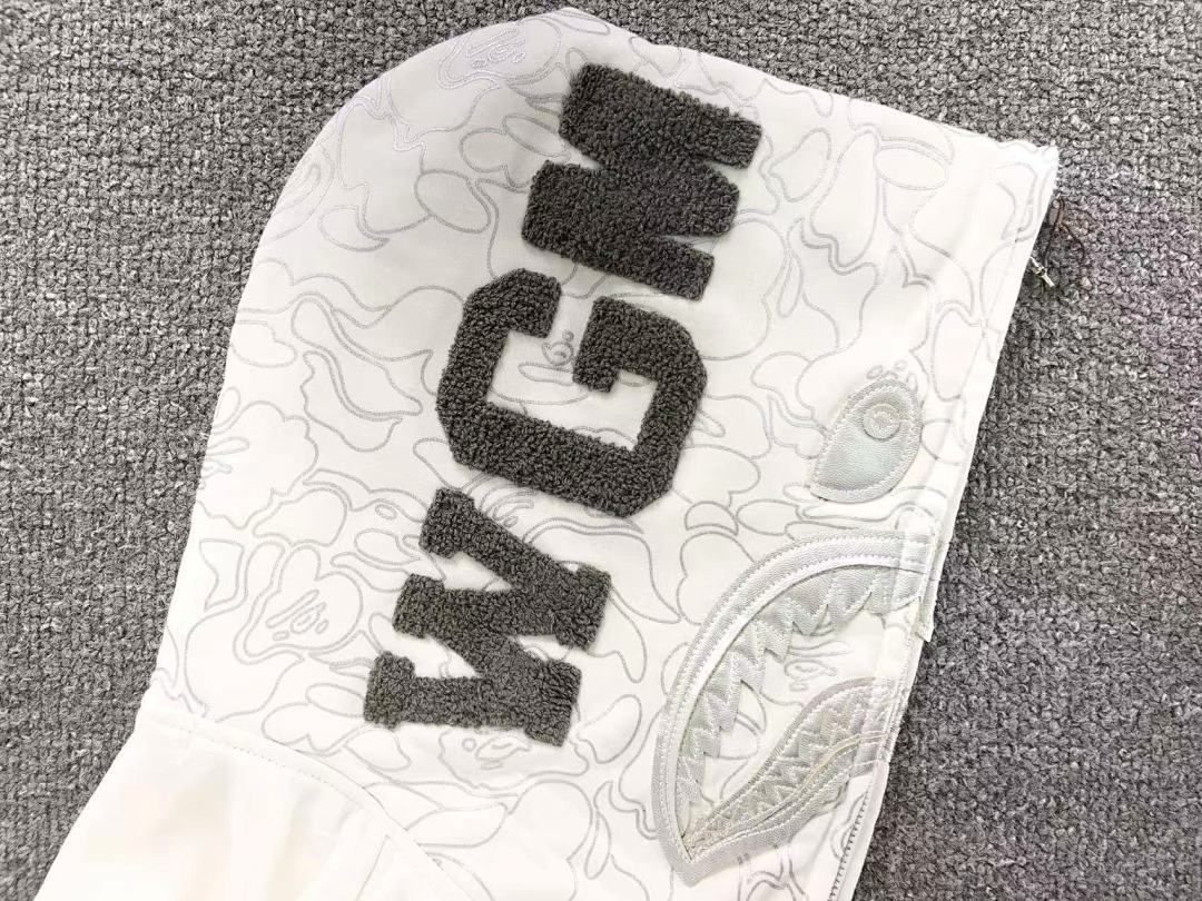 Bape 238 BAPE HOODIE 4111100377 (Im 170Cm 60Kg I Wear Size M In The Phot) - Image 17