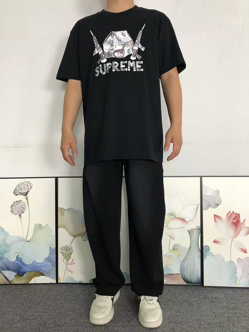 Supreme 108 S⭐⭐R⭐⭐E T-SHIRT 3205152033 (Im 170Cm 60Kg I Wear Size M In The Phot) - Image 3