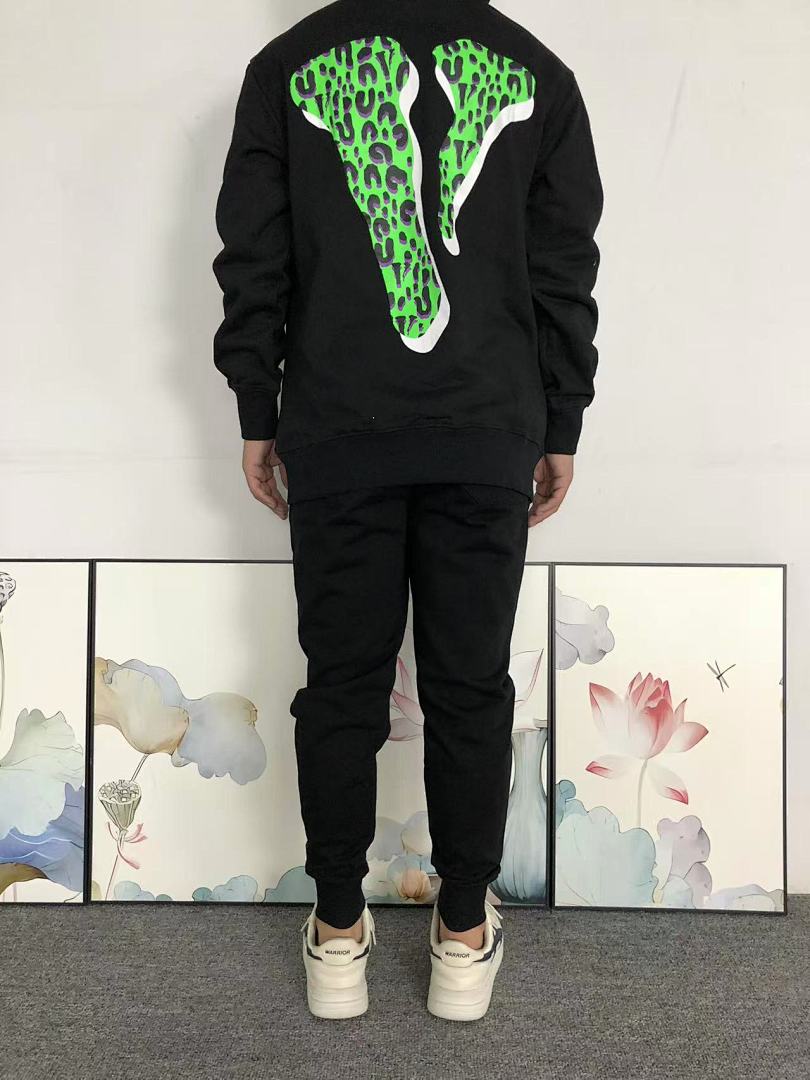 On Running 118 VLONE HOODIE 510112991 (Im 170Cm 60Kg I Wear Size S In The Phot) - Image 4