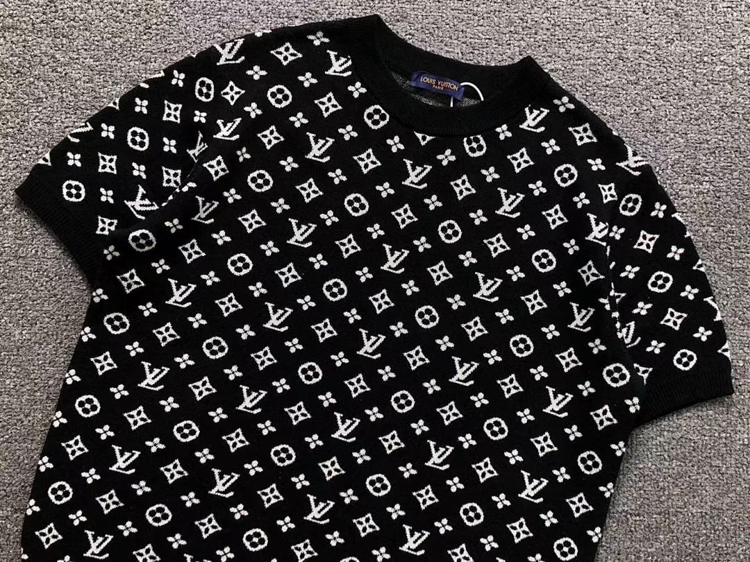 Louis Vuitton 135 L⭐ T-SHIRT 42030221156 (Im 172Cm 55Kg I Wear Size S In The Phot) - Image 9
