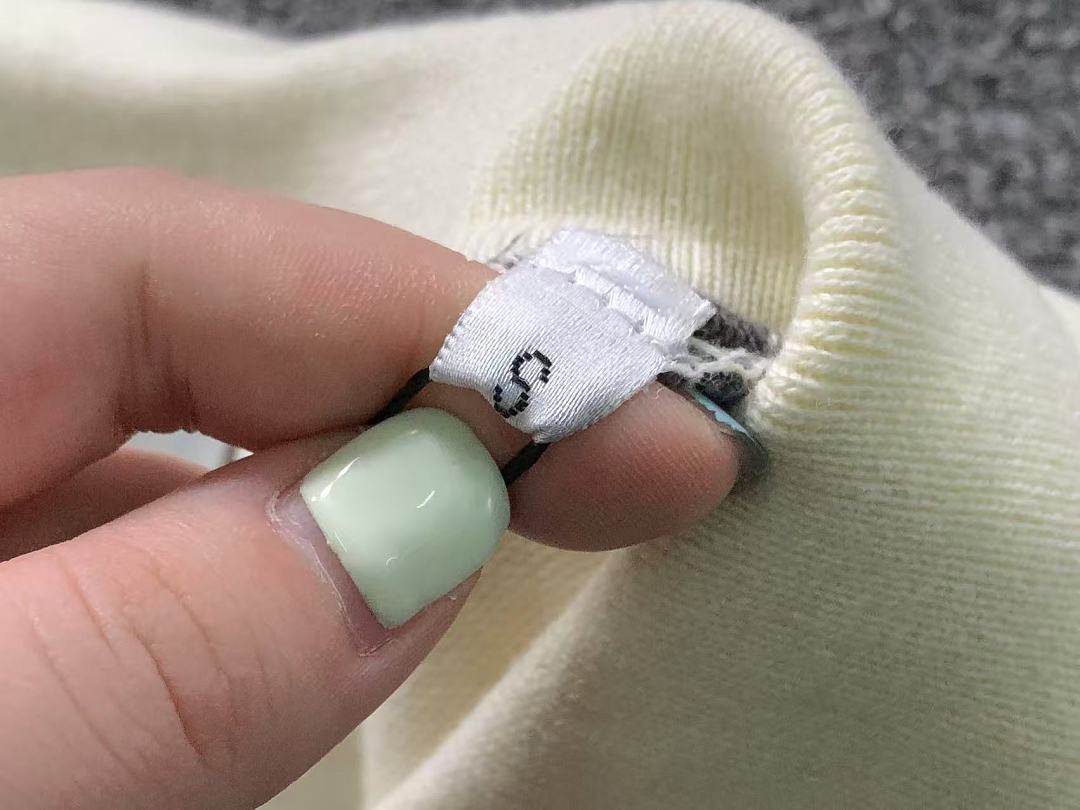 AMI 135 AMI SWEATER 3205183317 (Im 170Cm 60Kg I Wear Size S In The Phot) - Image 18