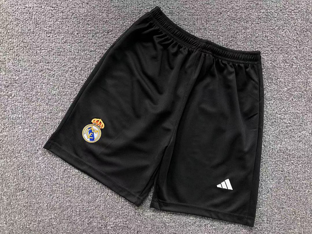Chanel 75 FOOTBALL T-SHIRT SHORTS - Image 20