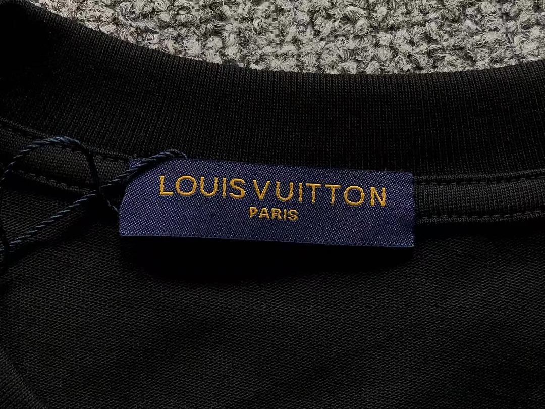Louis Vuitton 85 L⭐ T-SHIRT 125210332 (Im 170Cm 60Kg I Wear Size M In The Phot) - Image 16