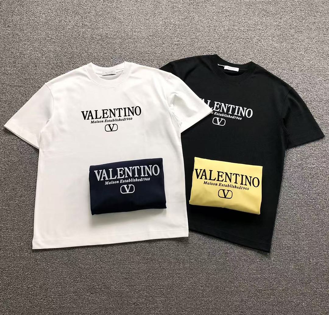 Valentino 115 VALENTINO T-SHIRT 5241605147 (Im 170Cm 60Kg I Wear Size M In The Phot)