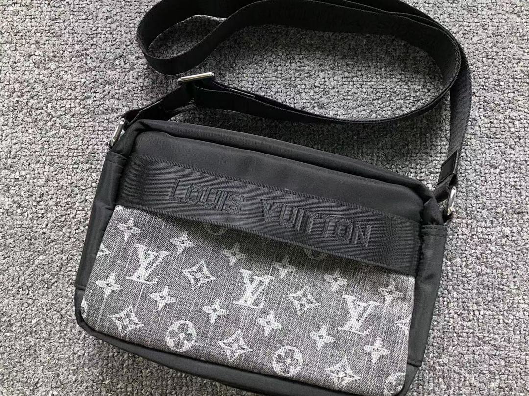 Louis Vuitton 158 L⭐ BAG 48233613 (Long 28CM* Wide 8CM* High 18CM) - Image 9