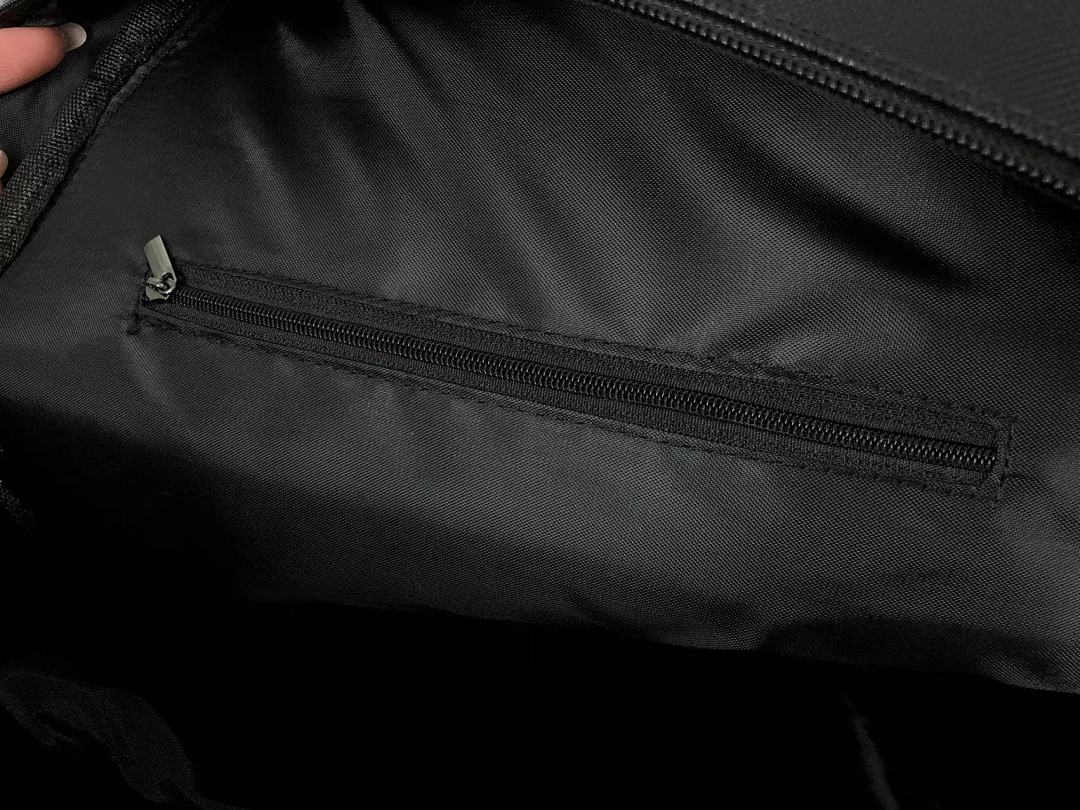 Lacoste 118 LACOSTE BAG 111261013 (Long 30CM* Wide 14CM* High 42CM) - Image 17