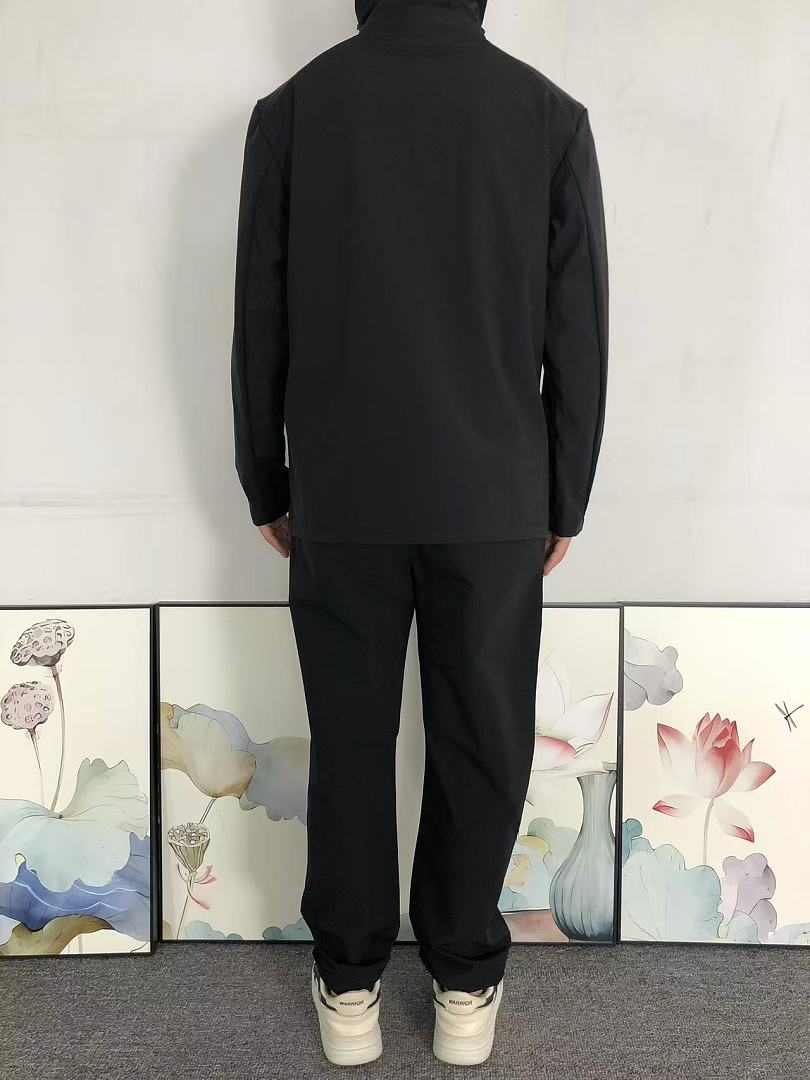 On Running 208 ON JACKET 2207110704 (Im 170Cm 60Kg I Wear Size XL In The Phot) - Image 4