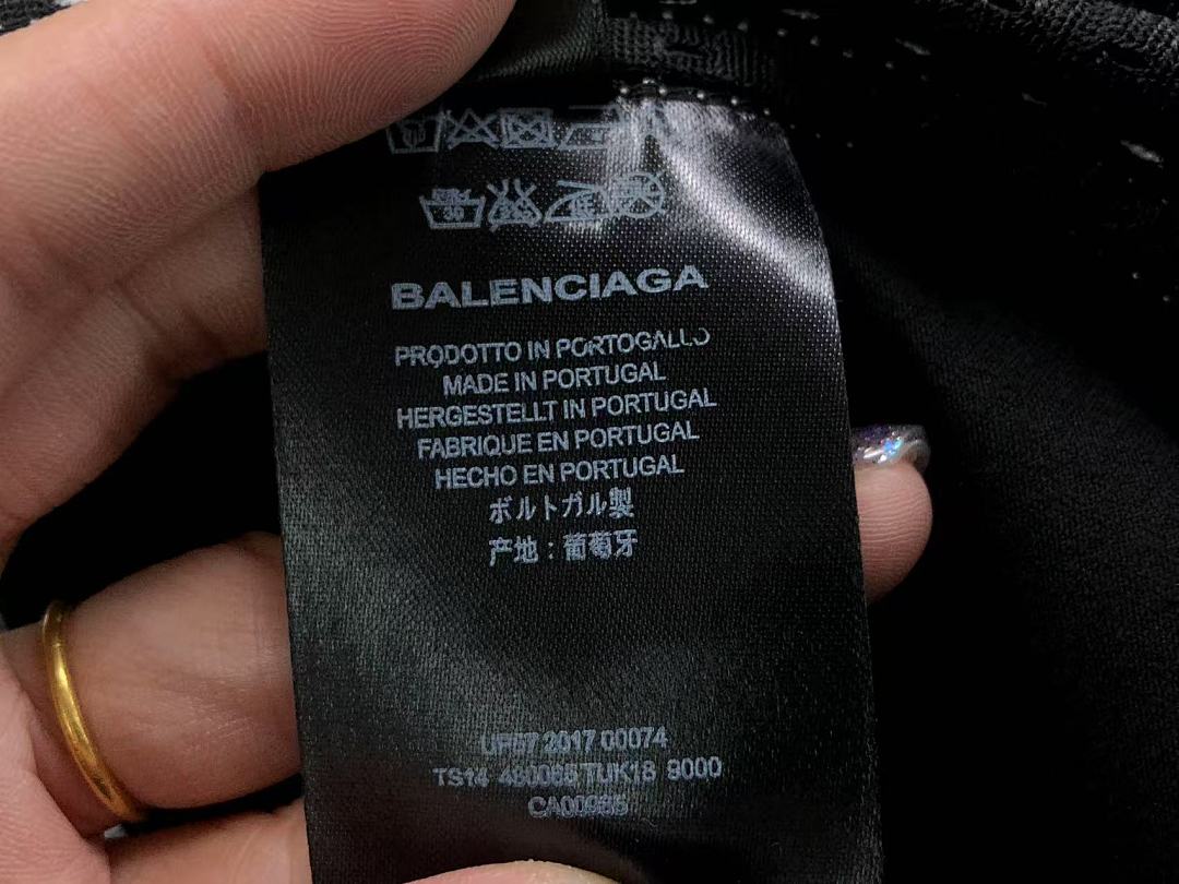 Balenciaga 115 B⭐L⭐⭐⭐IA⭐A VEST 2161602001 (Im 170Cm 60Kg I Wear Size M In The Phot) - Image 20