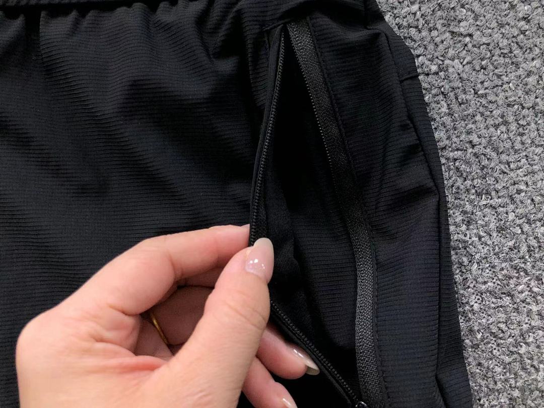 On Running 128 LULULEMON - Image 19