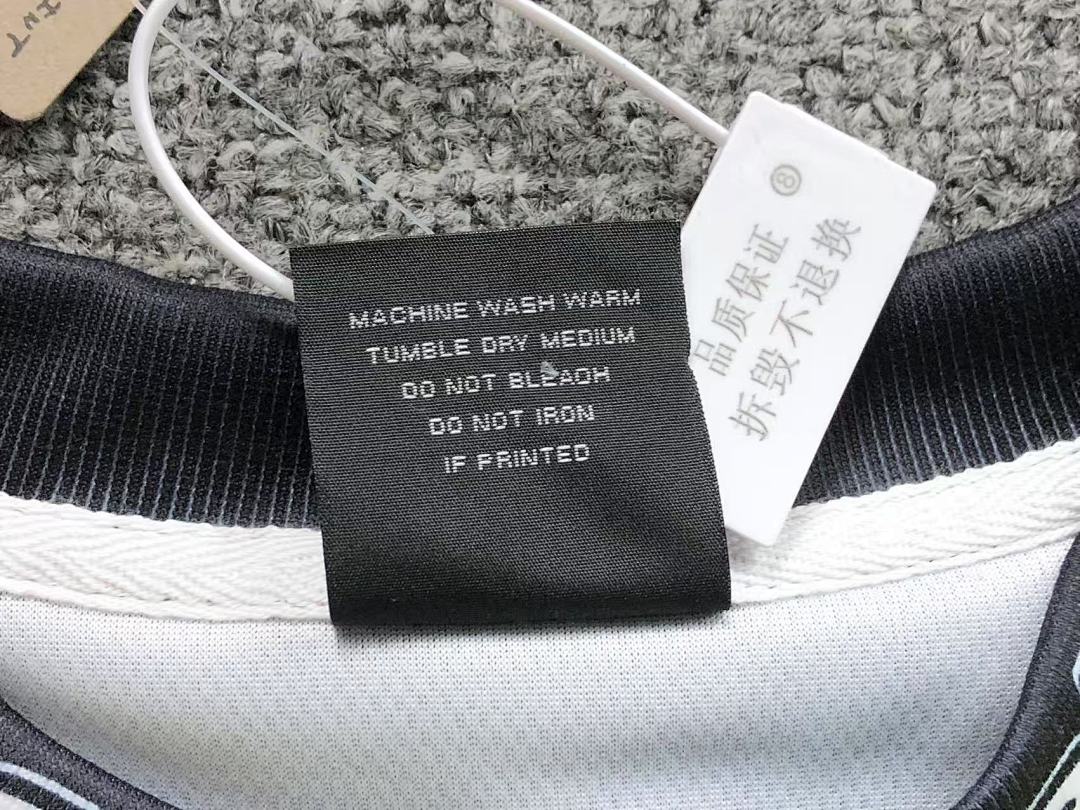 Chanel 98 SAINT MICHAEL LONG SLEEVED 59130471 (Im 170Cm 60Kg I Wear Size M In The Phot) - Image 19