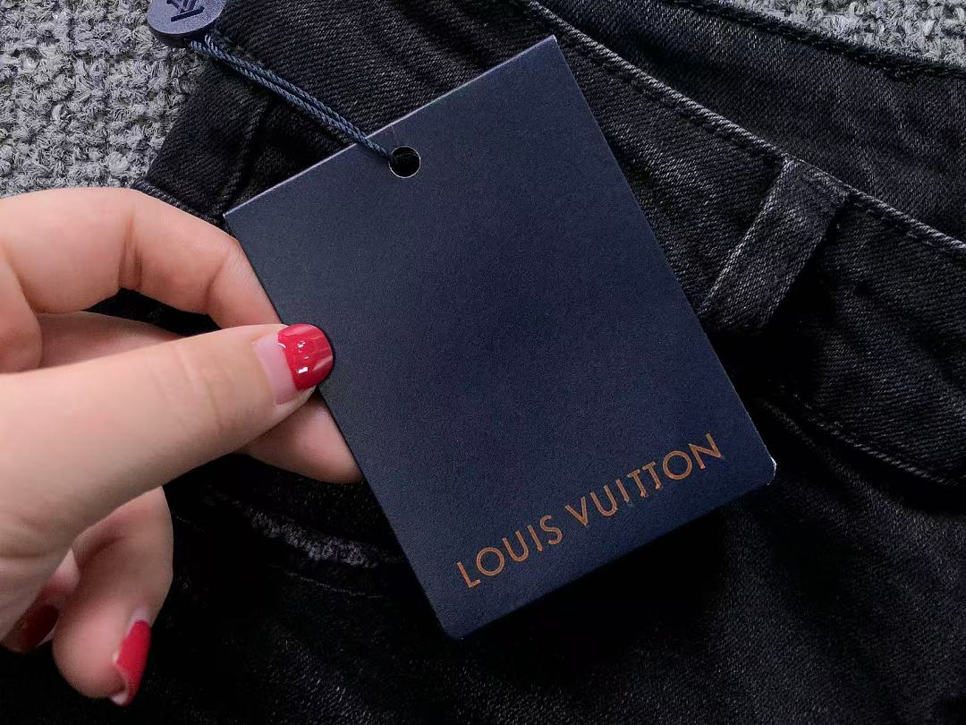 Louis Vuitton 195 L⭐ - Image 23