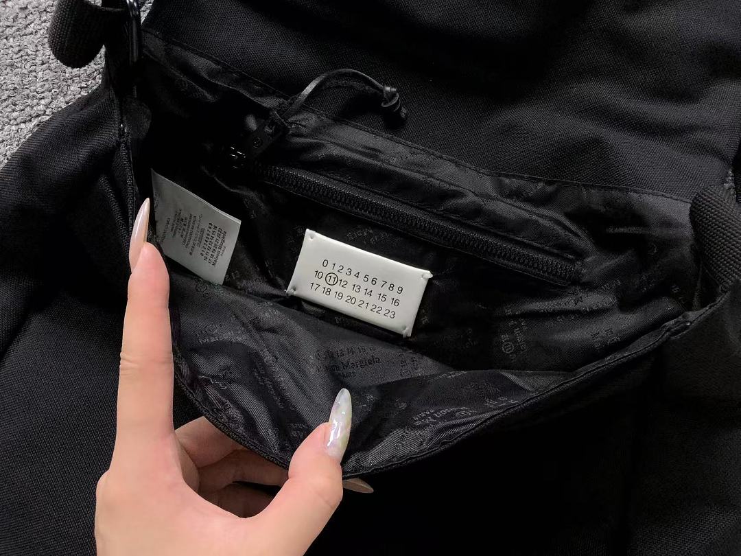 On Running 258 MAISON MARGIELA BAG 3205251321 (Long 32CM* Wide 11CM* High 28CM) - Image 12