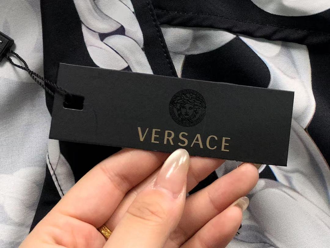 Versace SHORTS 95 V⭐⭐SA⭐E SHIRT - Image 19
