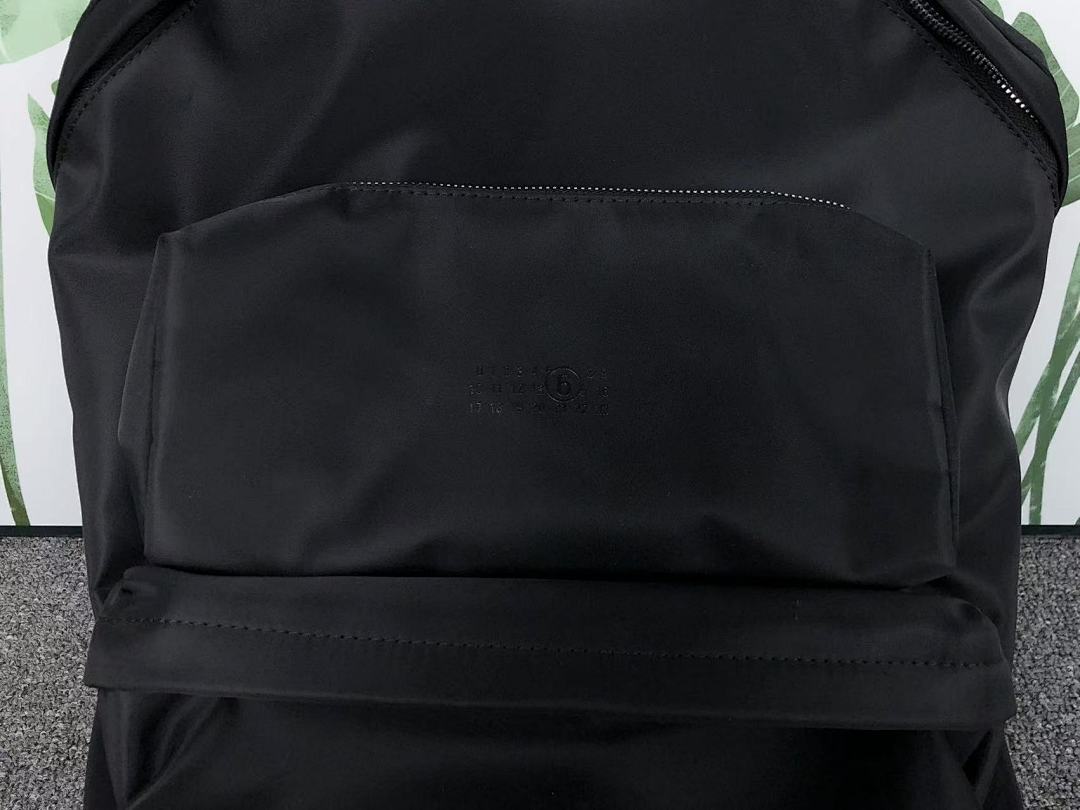 On Running 235 MAISON MARGIELA BAG 1106121424 (Long 42CM* Wide 16CM*45CM) - Image 9